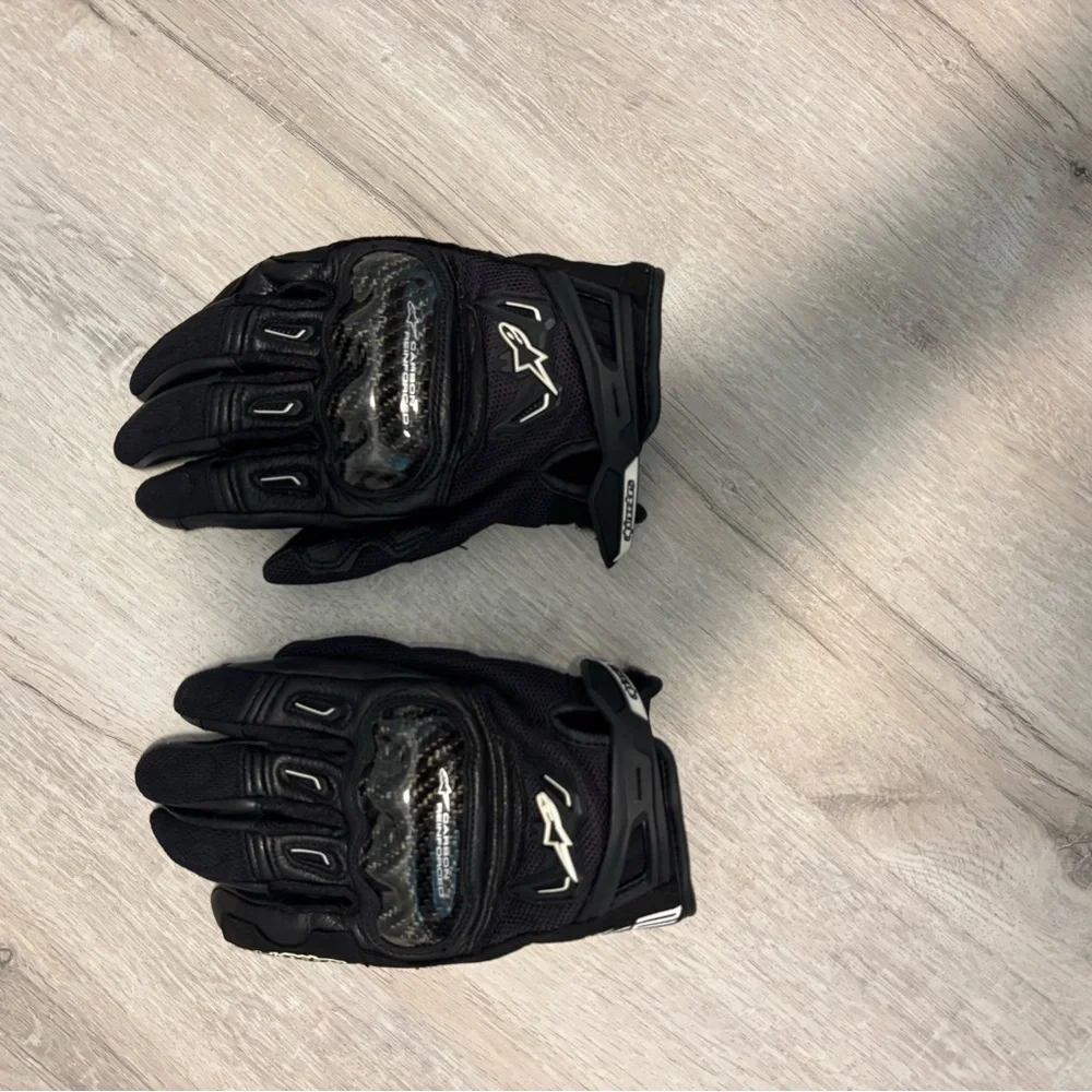 Alpinestars Black and Silver Riding Gloves - Picture 2 of 3